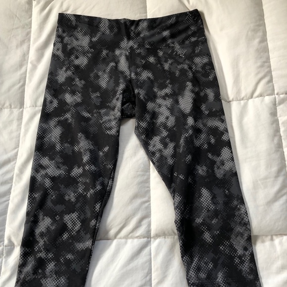 MarikaTek Capri Length Leggings - Picture 1 of 4